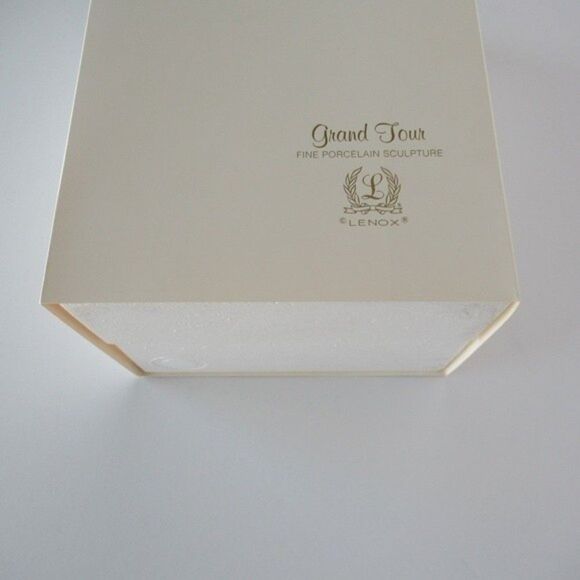 Lenox Vintage Grand Tour Fine Bisque Porcelain Sculpture - Picture 12 of 15